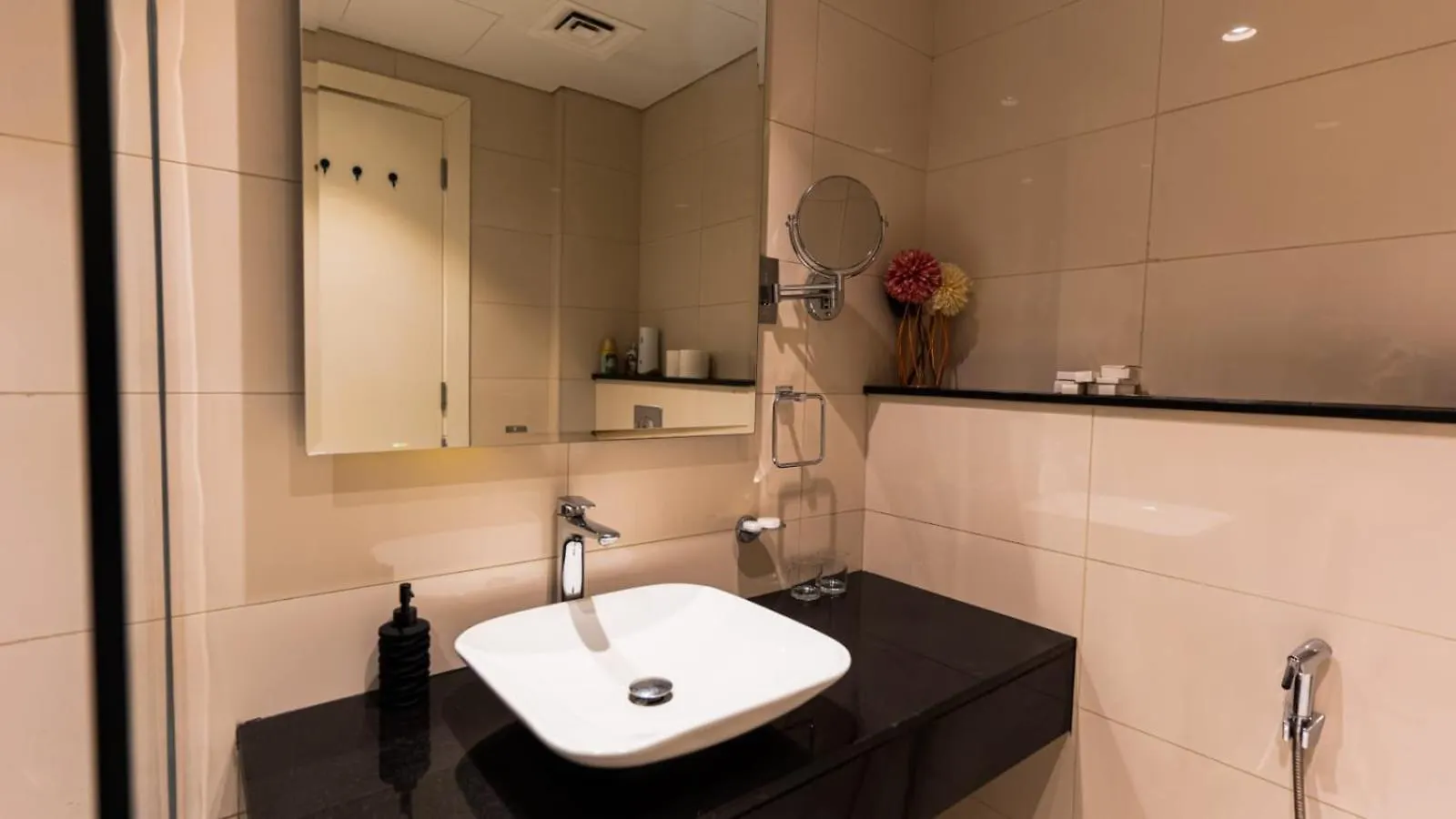 Manzar Holiday Homes Dubaj 0*,